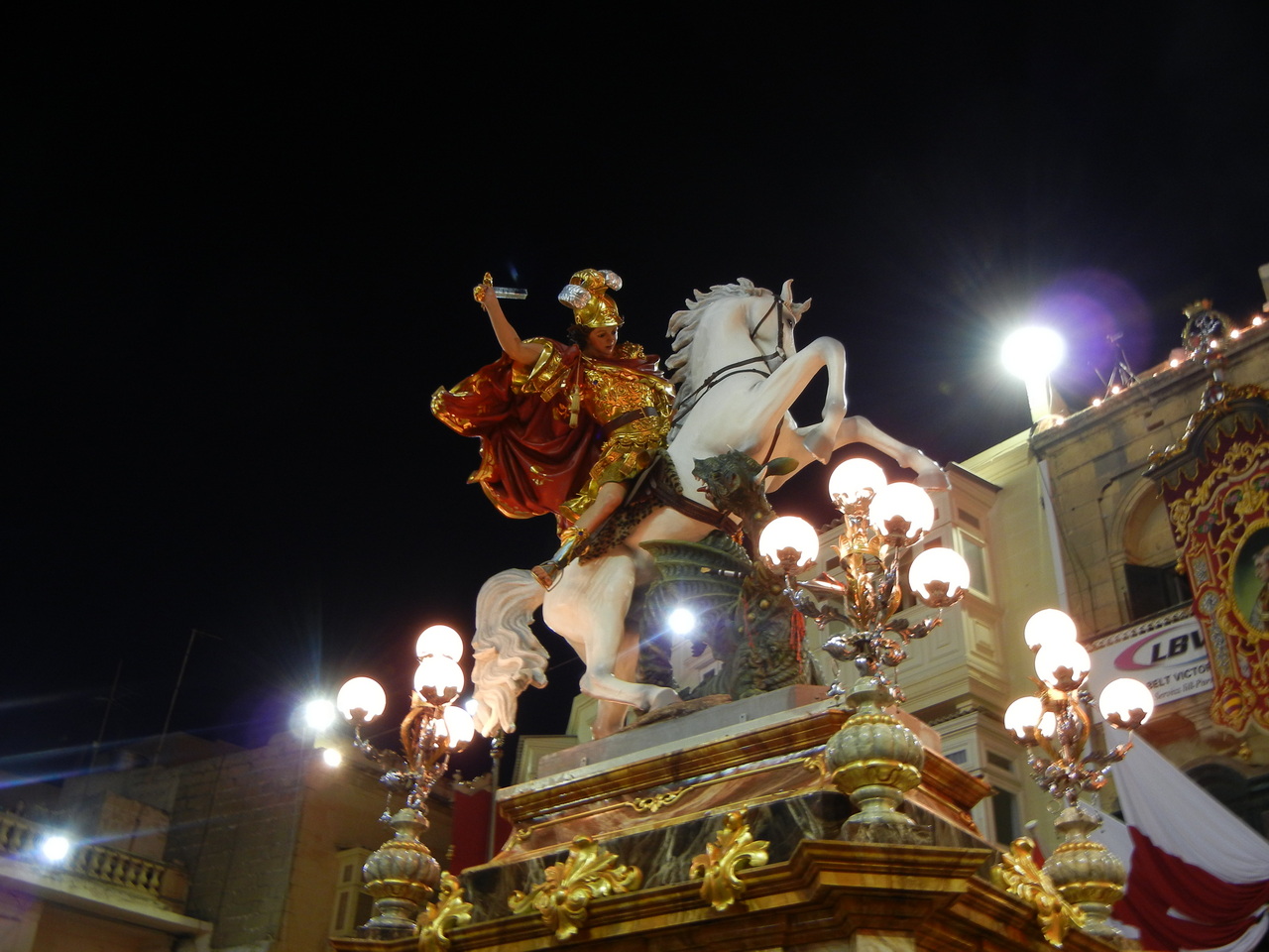 San Giorgio in processione